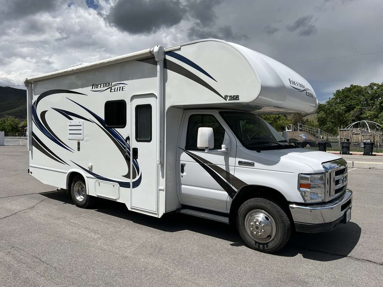 RV Motorhome Camper For Sale 2018 Thor Motor Coach Freedom Elite 22FE