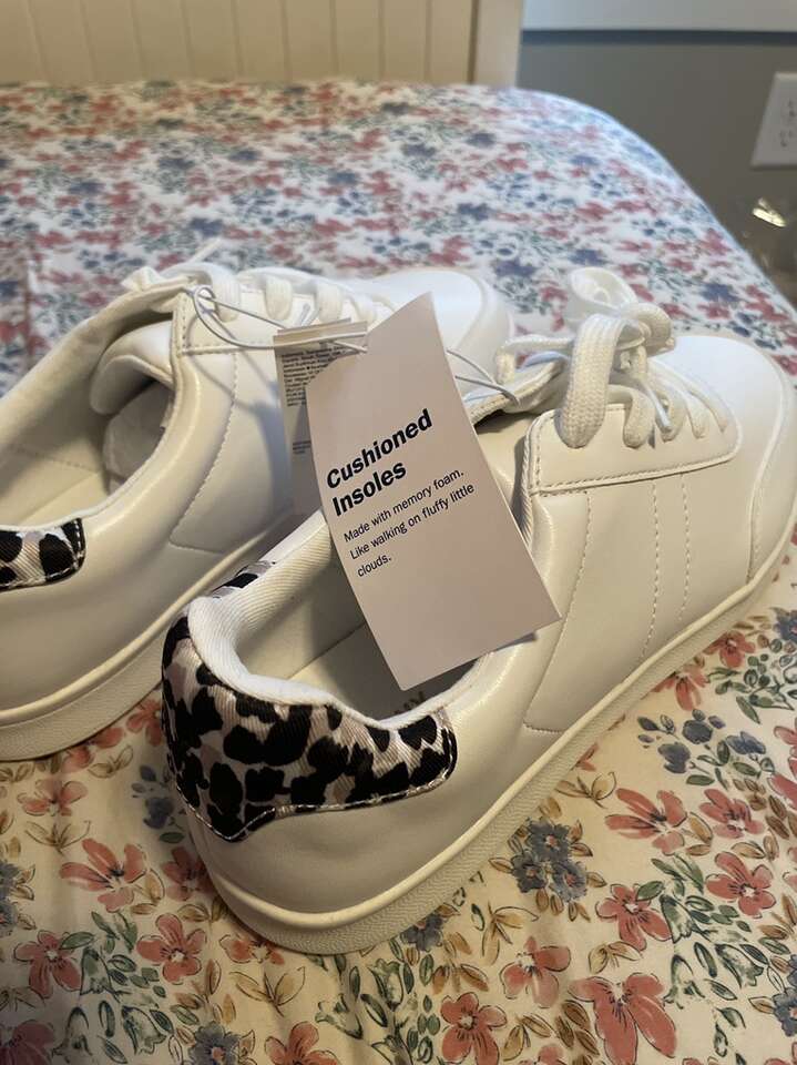 Low-top Sneakers Size 9 Women’s White With Leopard