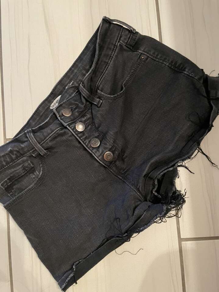 Old Navy Women Button Up Black Shorts Size 6