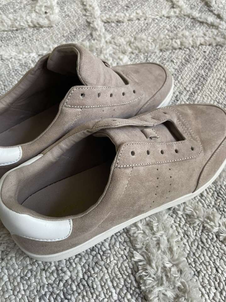 Old Navy Women Sneakers Size 9