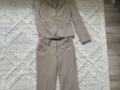 Express Women’s Tan Brown Editor Pant Suit Set 4