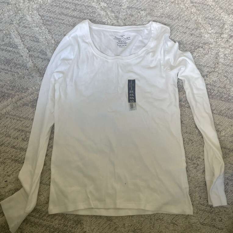 New! Long Sleeve White Shirt Size XL 16-18 Women’s