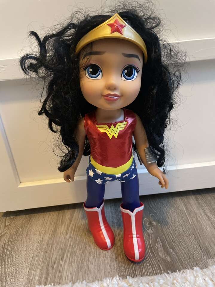 Adorable DC Wonder Woman Doll 15” 2017