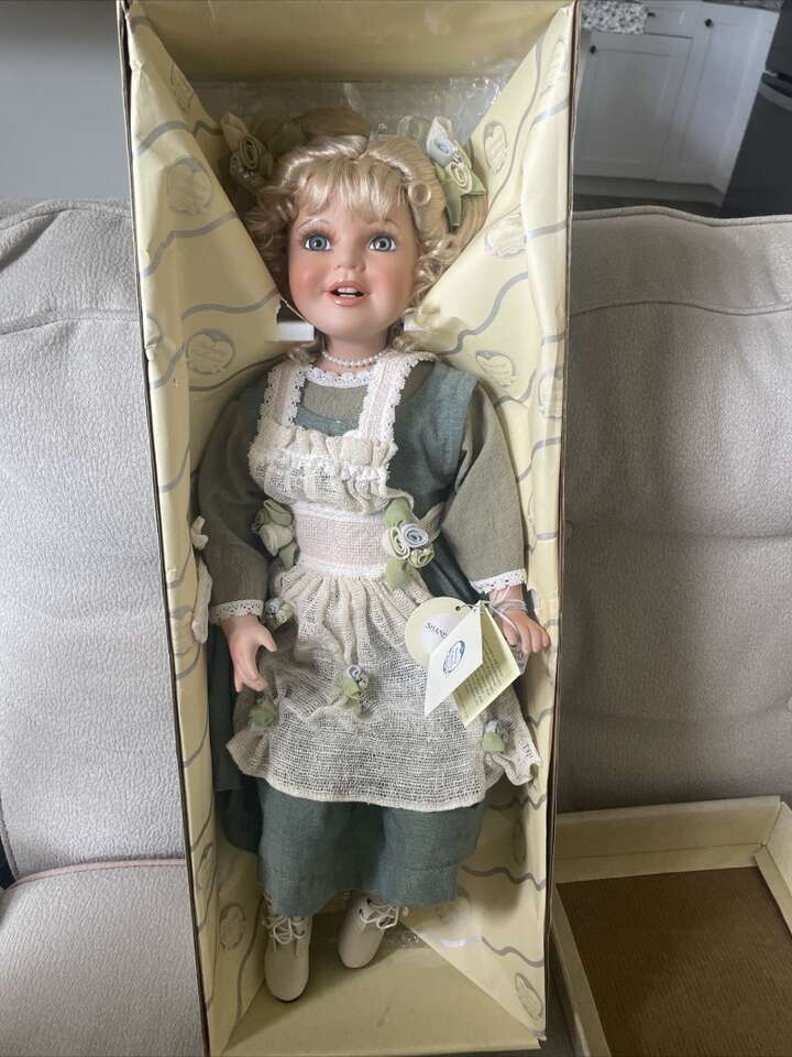 Beautiful Palmary Three Heart Porcelain Doll
