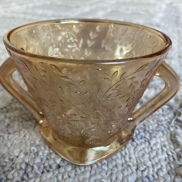 Vintage 1950s Jeannette Glass Company Sugar Bowl