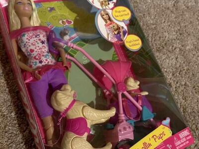 New! 2010 Mattel Barbie Doll Strollin Pups Taffy