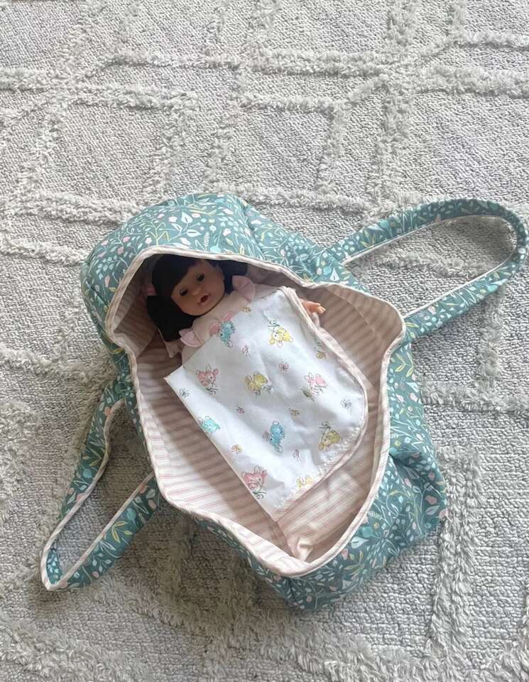 Melissa & Dog Mine To Love Brianna Doll W/bassinet