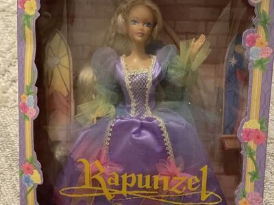 VINTAGE BARBIE DOLL RAPUNZEL FAIRYTALE HOLIDAY
