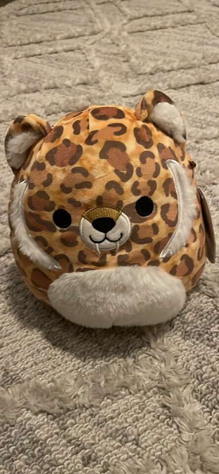 Squishmallows cherie The Saber-toothed Tiger