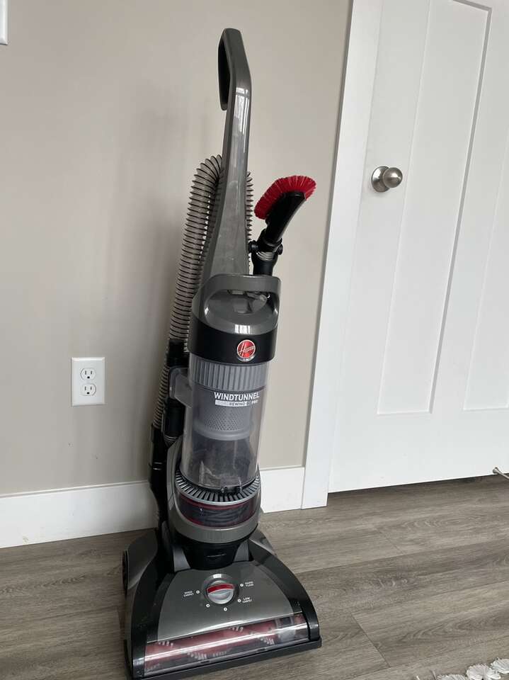 Hoover Windtunnel Cord Rewind Pro vaccuum