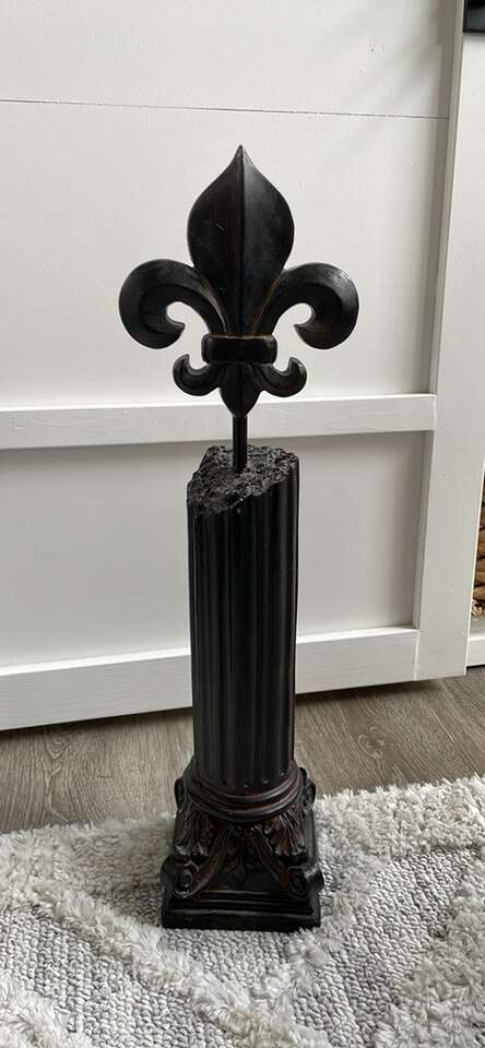 Fleur de Lis home decoration 20 inches tall