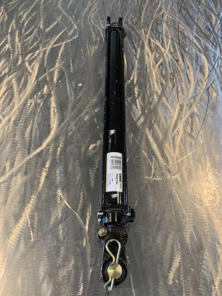 Chief Hydraulic Tie Rod Cylinder