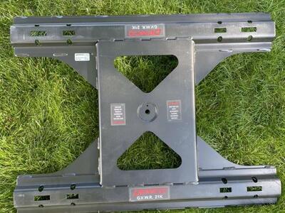 Demco 5th Wheel Base Rails Adapter