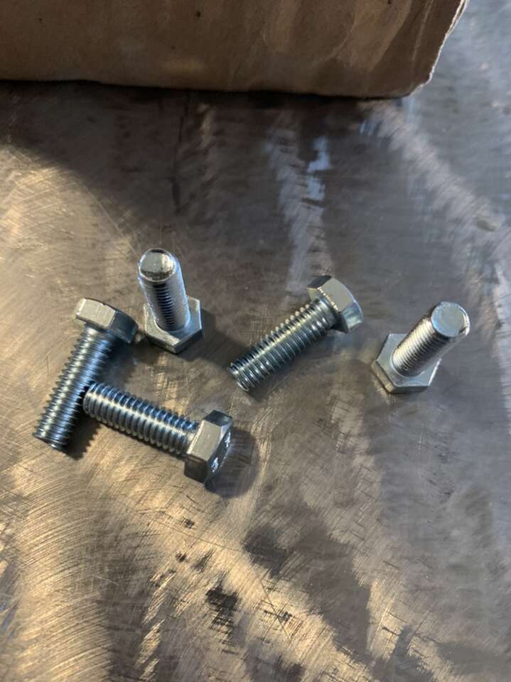 Case Of 500 Zinc Plated 5/16 18 X 1” Bolts