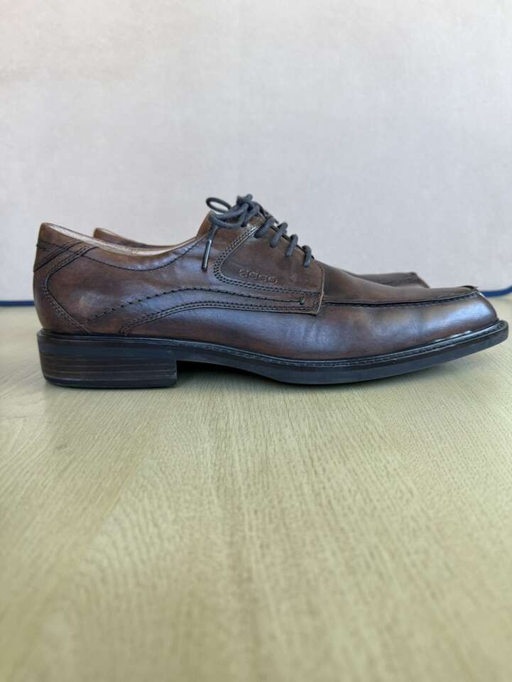 Size 11 (EU 45) ECCO Dress Shoes