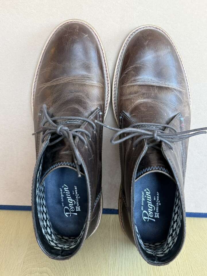 Size 10 Penguin by Munsingwear Boots