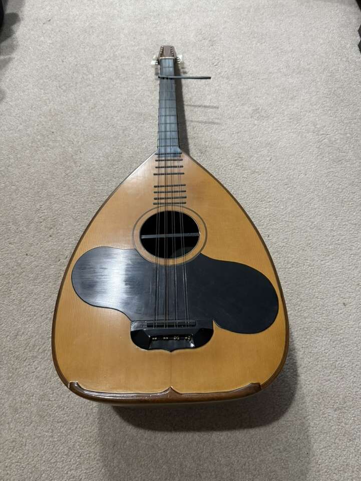 Cretan Lute (Laouto)