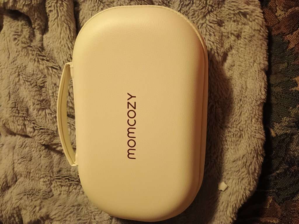 Mom cozy hands free pump