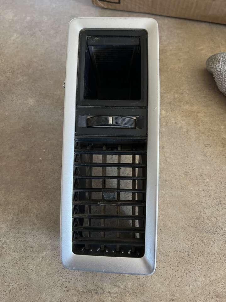 2009-12 Dodge Ram 1500/2500/3500 passenger Vent