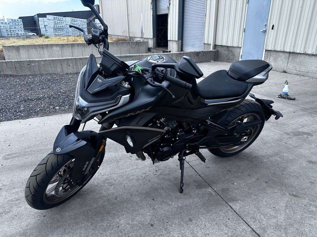 2024 CFMOTO 800NK