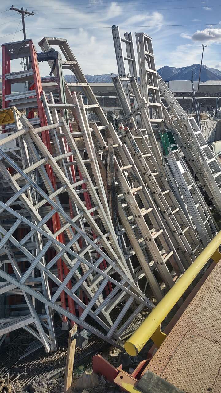 Aluminum ladders