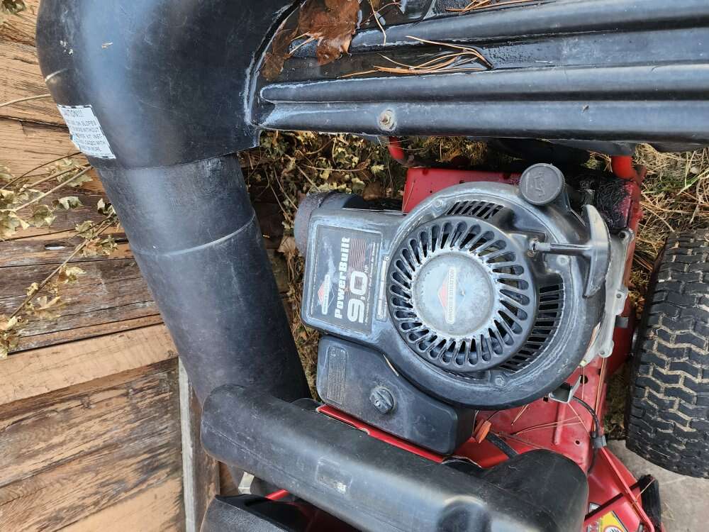 Riding lawn mower Home and Garden