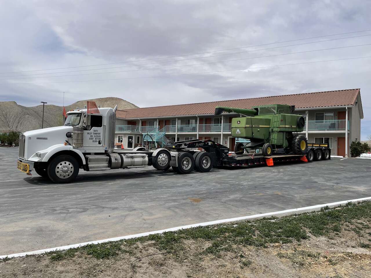 Equipment transport/ lowboy