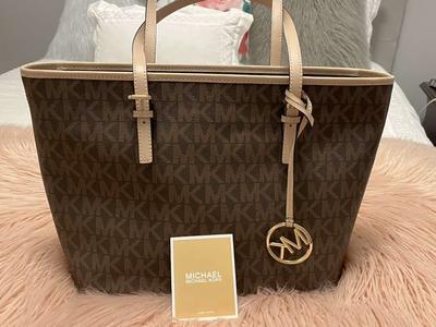 BRAND NEW..AUTHENTIC Michael Kors Designer Bag