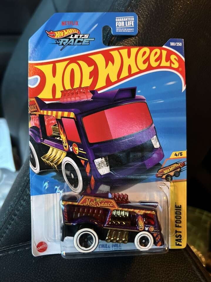 Hot Wheels Treasure Hunt TH