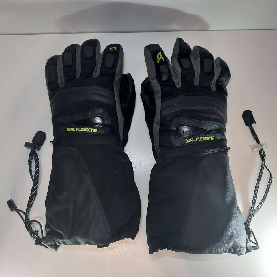 Men's large Demon snowboard gloves w wrist guards