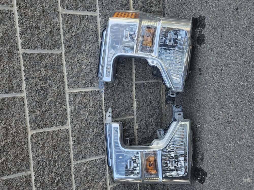 Headlights for Ford f250 or 350 2020 /2022