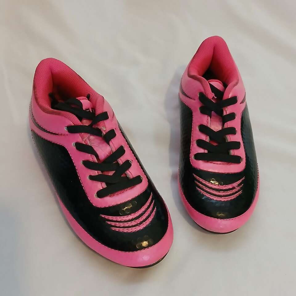 Girls Soccer Cleats Size 8 Child