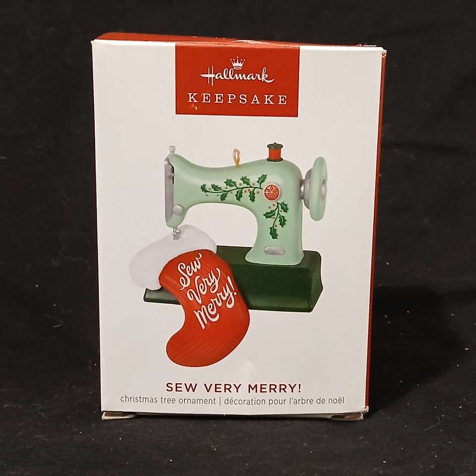 Sewing Machine Ornament, New