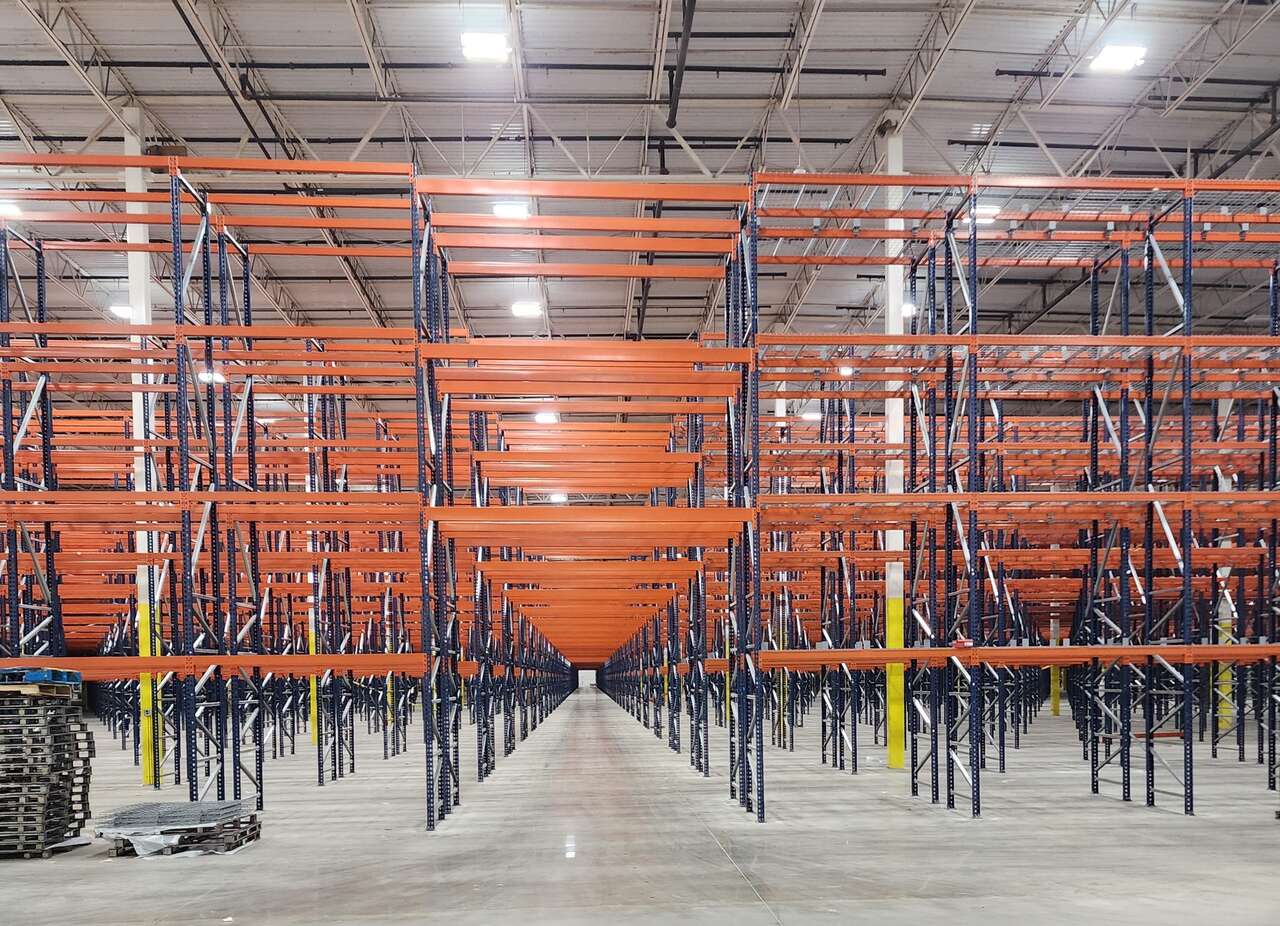 Quality New Teardrop Pallet Rack Warehouse Racking Garage Shelving for sale