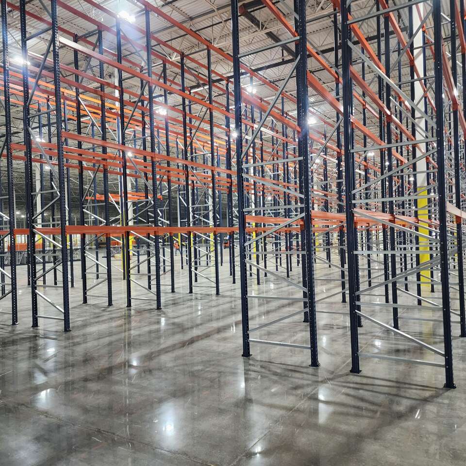 USED pallet racking beam and warehouse upright in stock - industrial strength, garage shelving