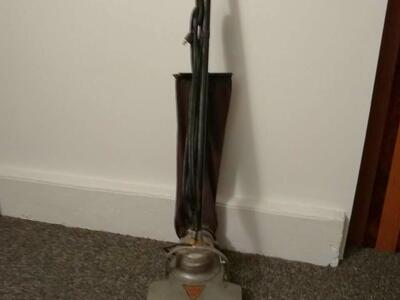 Antique 1927 Hoover 700 vacuum cleaner