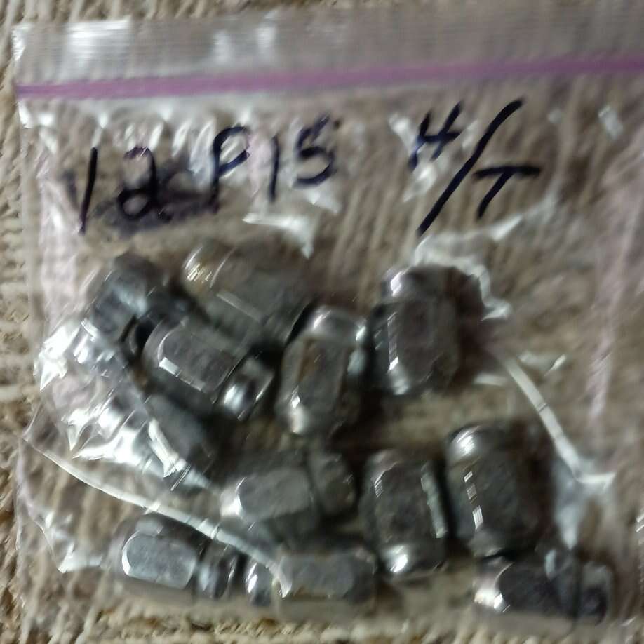 12p15 h/t lug nuts