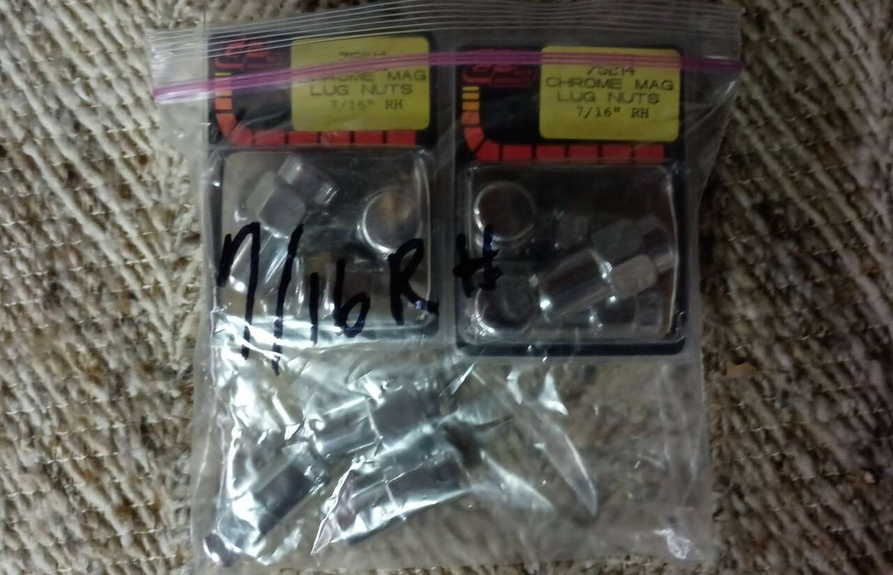 cp products 7/16 rh mag lug nuts