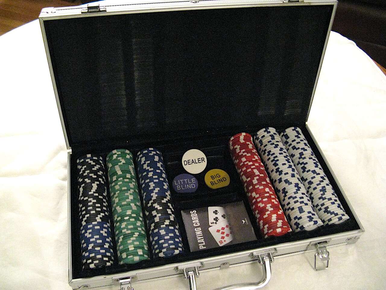 300 Poker Chips in Vibrant Colors and one Deck of Cards