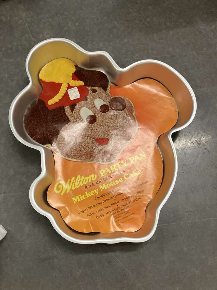 Vintage Wilton Mickey Mouse Pan 1976 Disney