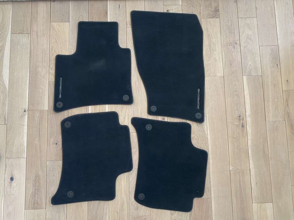 Porsche Cayenne Floor Mats