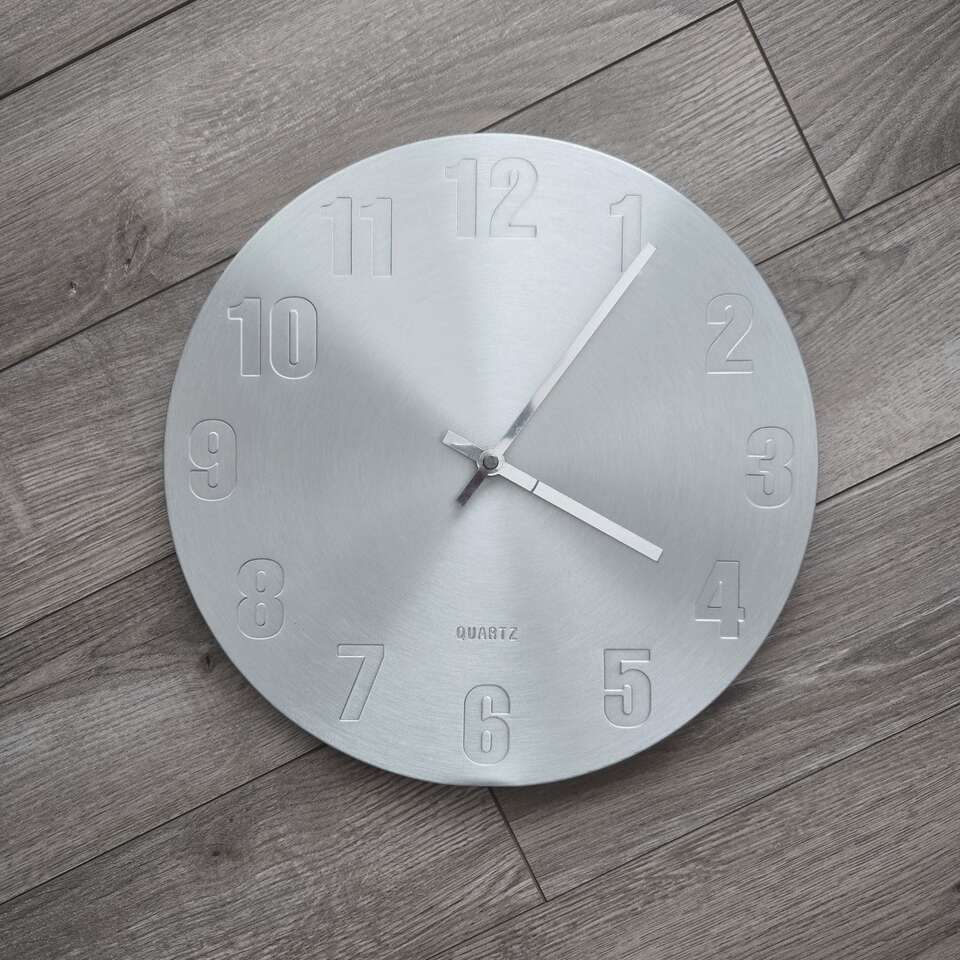 Silver metal wall clock 12 incehes