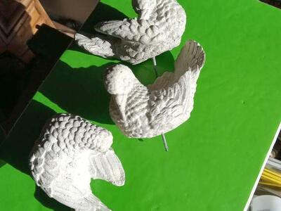 REDUCED. Bird bath birds, NEW, in box. Ready to paint and install.