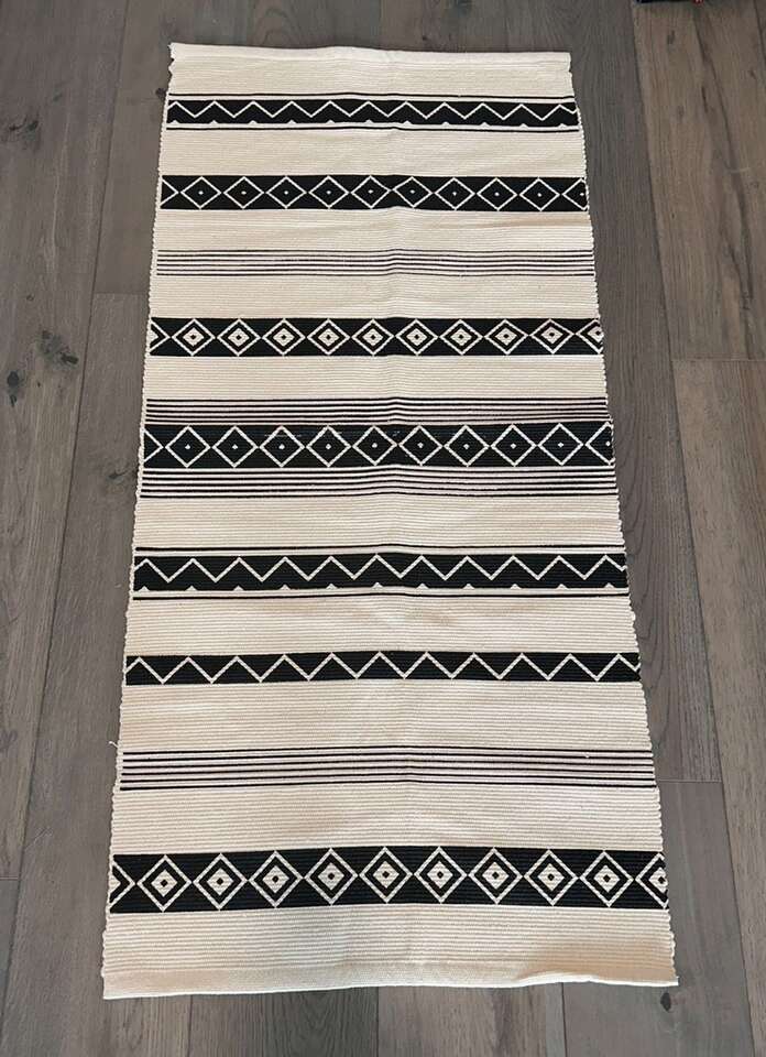 Accent Rug / Runner