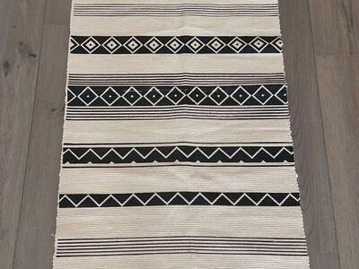 Accent Rug / Runner