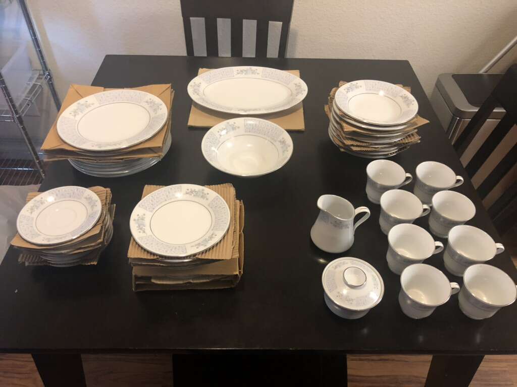 LILING Fine China Yung Shen Set of 50 pieces