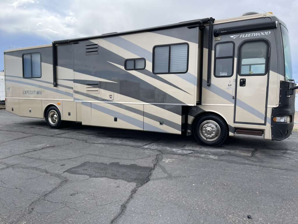 2007 expedition, 38FT 3 S… Recreational Vehicles