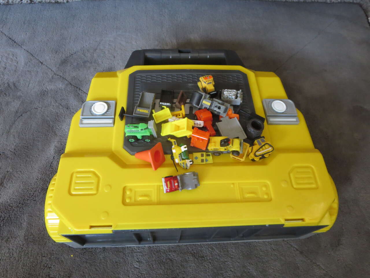 Micro Machines Tonka Case With Cars