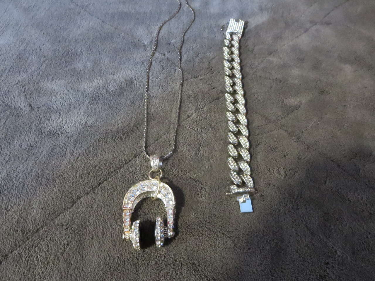 Hard Rock Cafe DJ Music Headphone Pendant Necklace Rhinestone Bling Silver & Bracelet