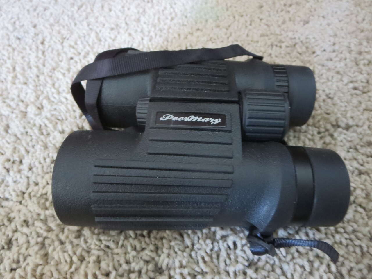 Peernary binoculars 10x42 ed waterproof 426 ft 1000 yards